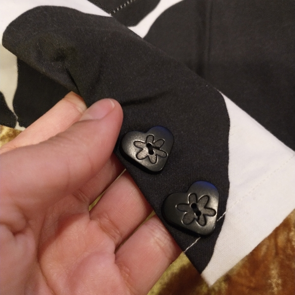 Gah! Maddie Top in cow print 🐄 - Picture 10 of 10